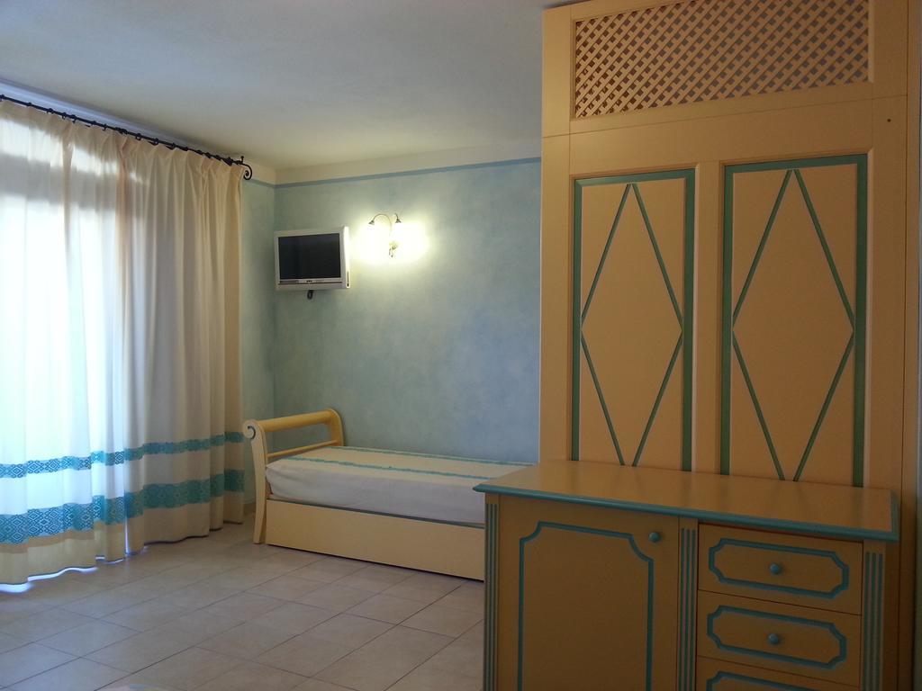 Residence Riva Azzurra Cannigione Oda fotoğraf