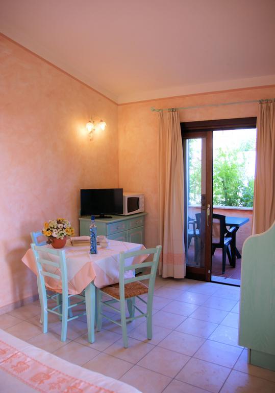 Residence Riva Azzurra Cannigione Oda fotoğraf