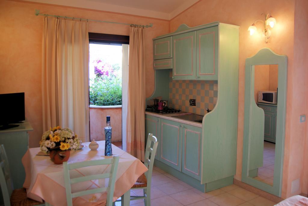 Residence Riva Azzurra Cannigione Oda fotoğraf