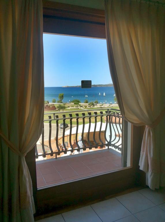 Residence Riva Azzurra Cannigione Oda fotoğraf