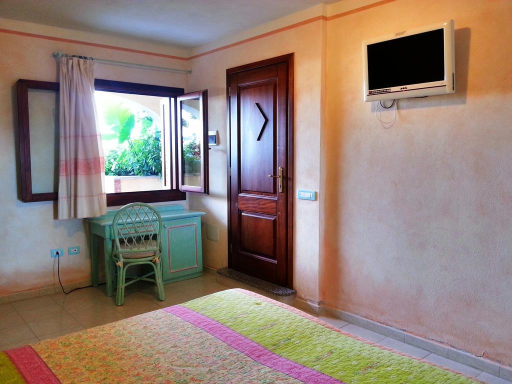 Residence Riva Azzurra Cannigione Oda fotoğraf