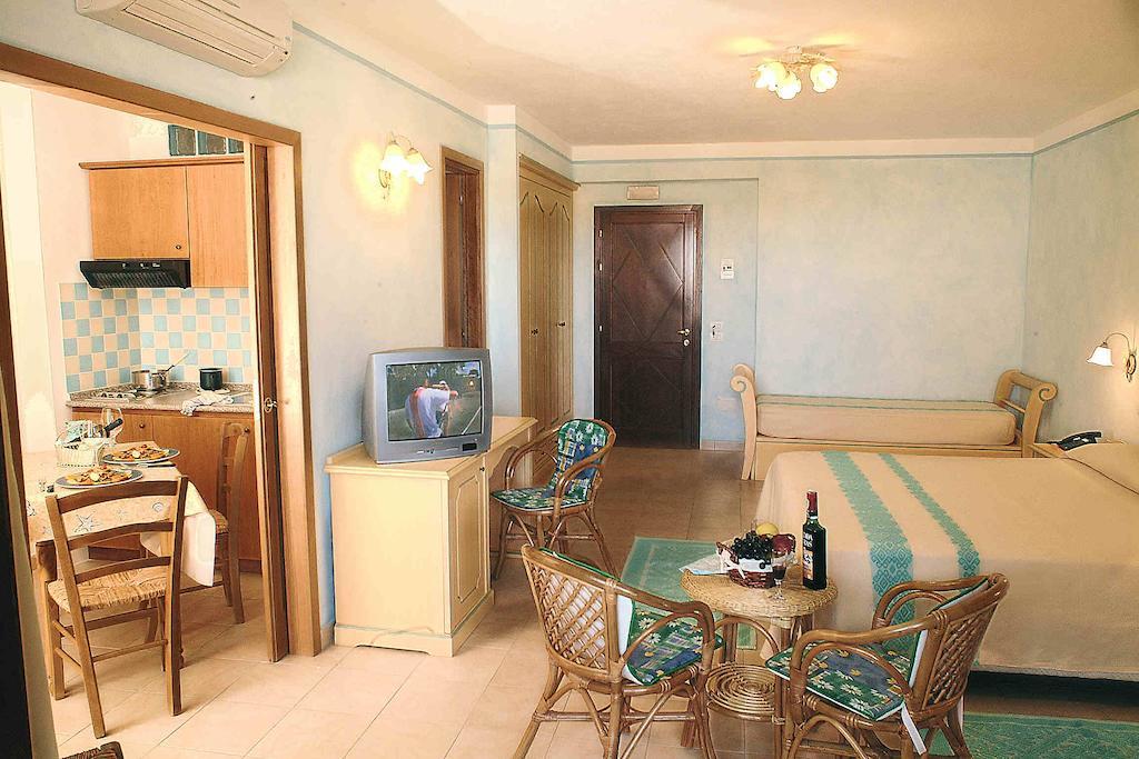 Residence Riva Azzurra Cannigione Oda fotoğraf